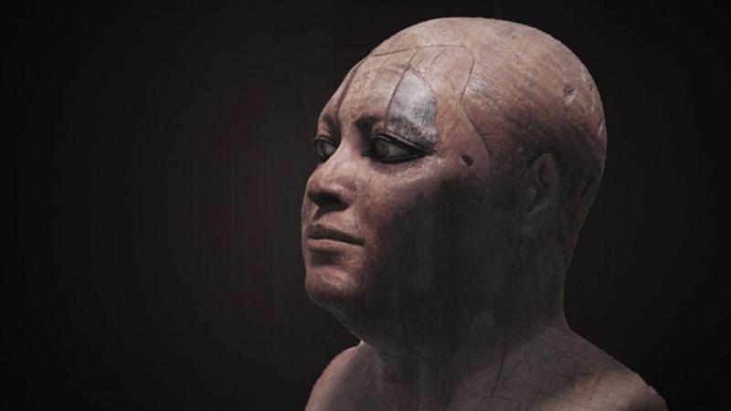 A extraordinária descoberta da estátua egípcia de madeira com olhos de cristal-0