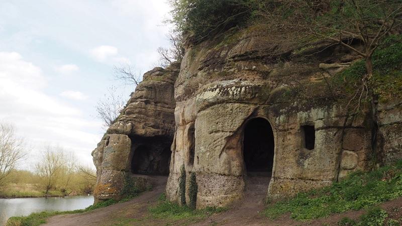 Identificada caverna que pode ter servido de lar para rei que virou santo-0