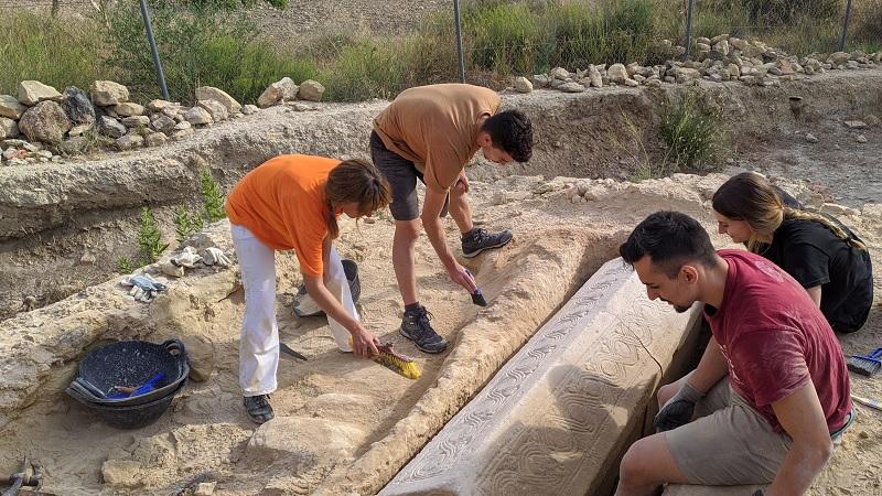 Sarcófago espetacular de 1500 anos é encontrado em vila romana na Espanha-0