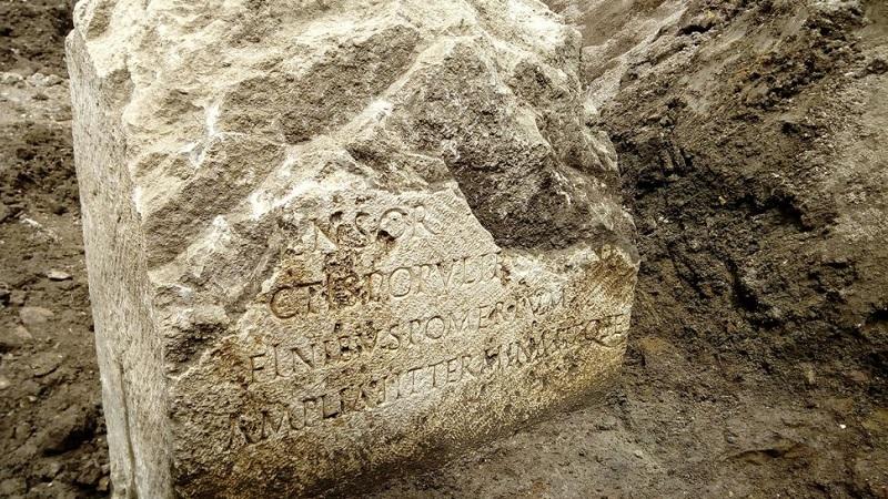 Pedra relacionada à lenda da fundação de Roma é encontrada durante obras-0
