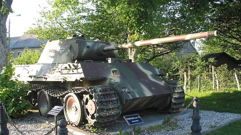 Idoso é condenado por guardar tanque nazista e armas da II Guerra no porão -0