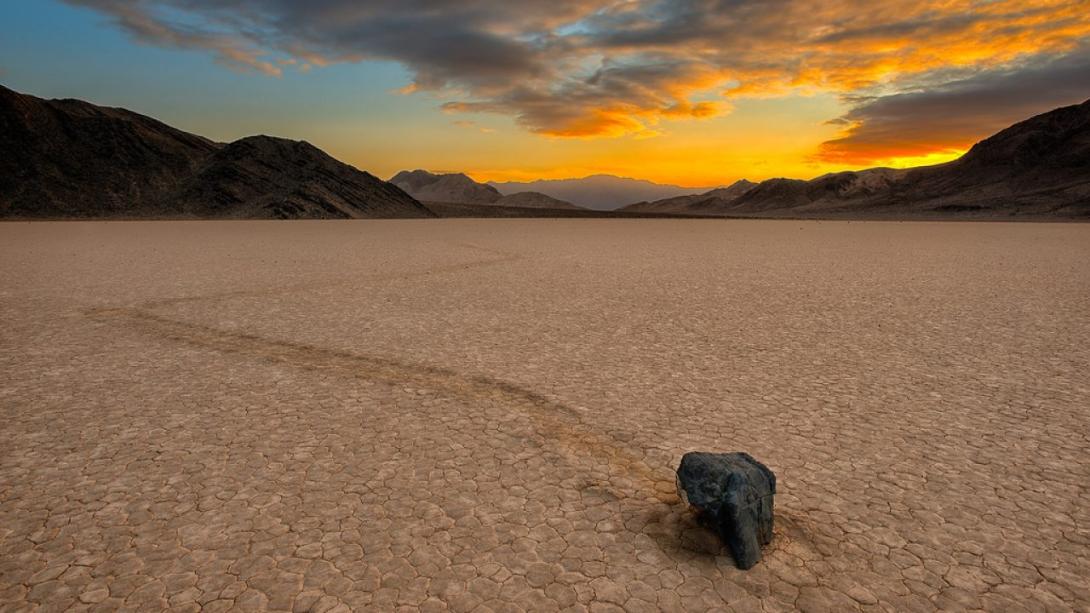 Cientistas capturam imagens dos movimentos das pedras que andam no Vale da Morte-0