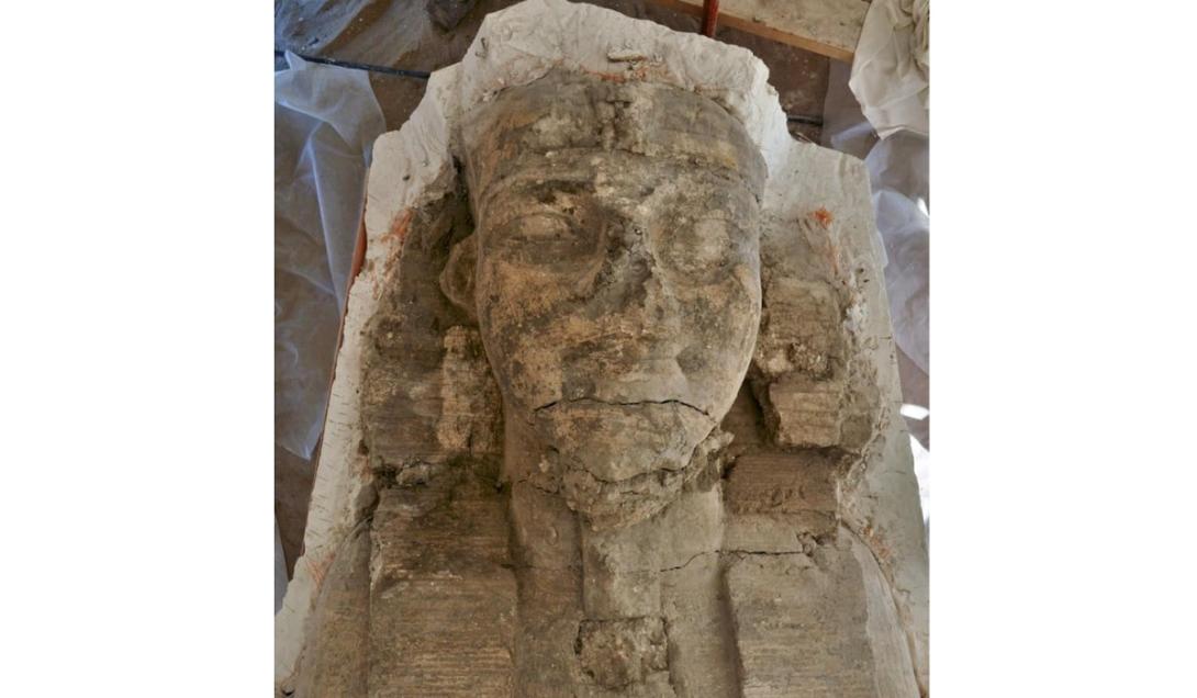 Impressionantes esfinges que representam avô de Tutancâmon são encontradas no Egito-0