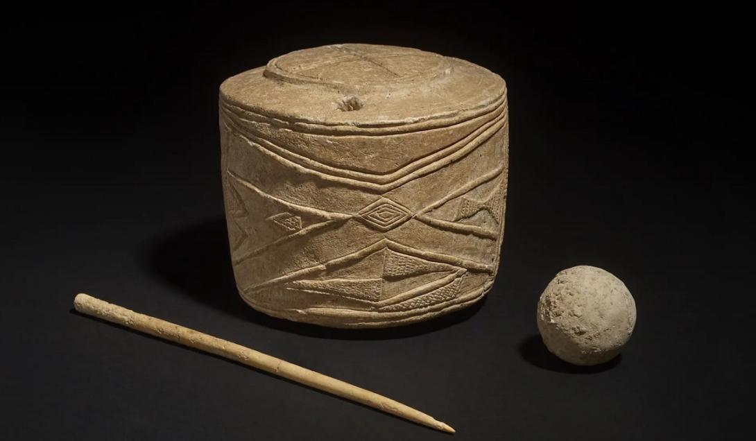 Arqueólogos encontram "peça de arte pré-histórica mais importante" da Inglaterra-0