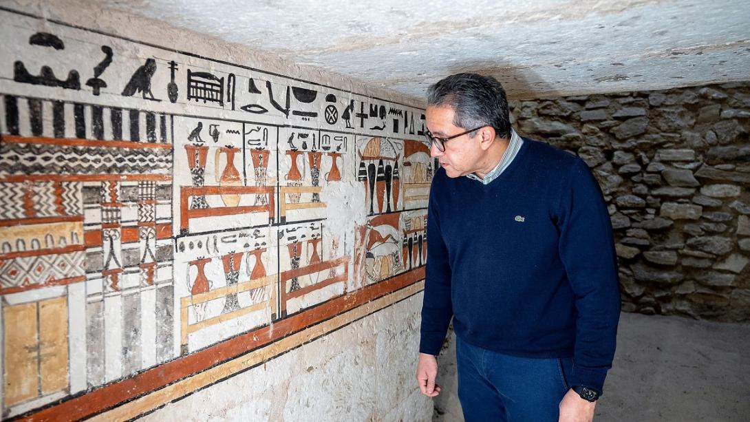 Cinco tumbas de 4 mil anos incrivelmente decoradas são encontradas no Egito-0