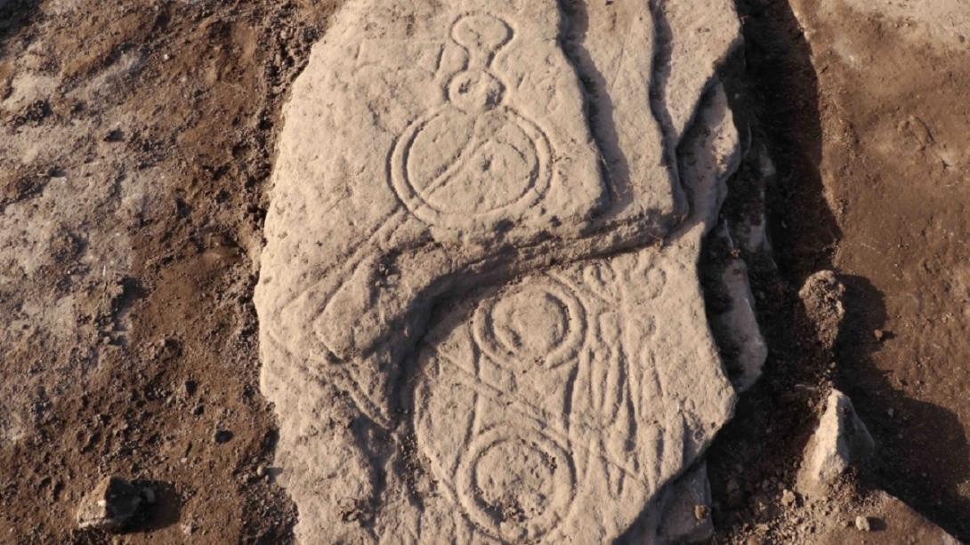 Encontrada pedra com símbolos misteriosos de povo que resistiu aos romanos na Escócia-0
