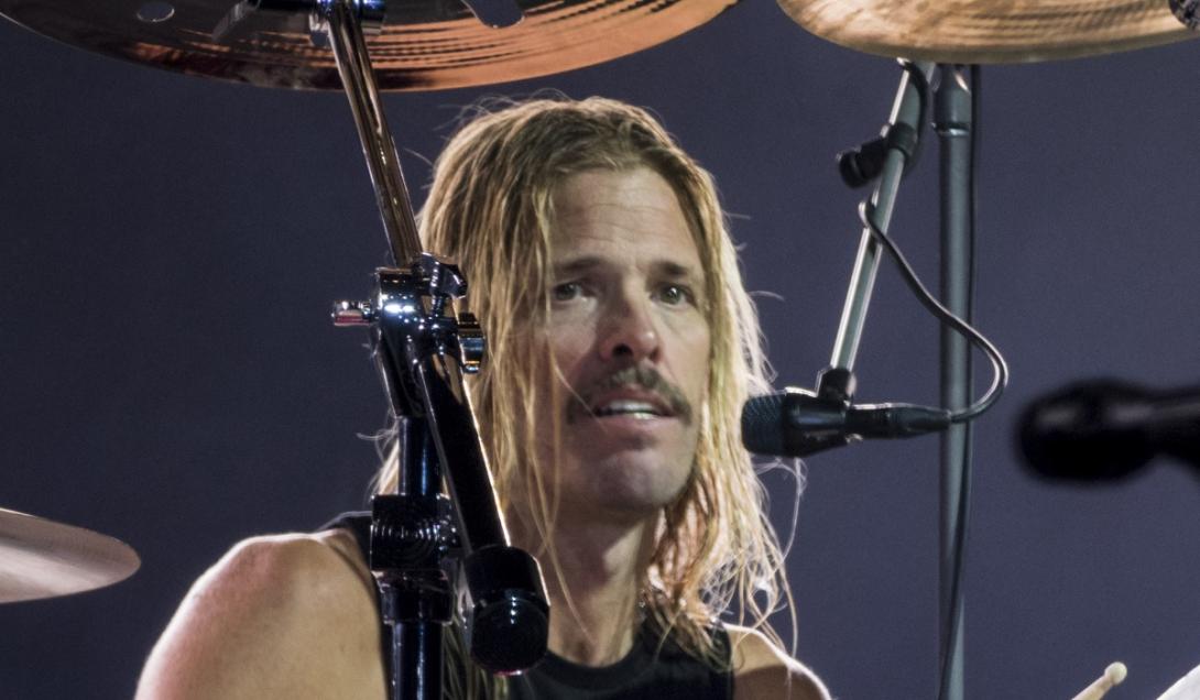 Taylor Hawkins, baterista do Foo Fighters, morre aos 50 anos-0
