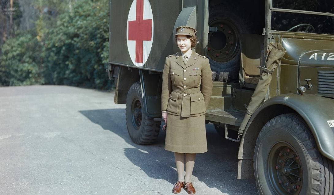 A surpreendente participação de Elizabeth II na Segunda Guerra Mundial-0