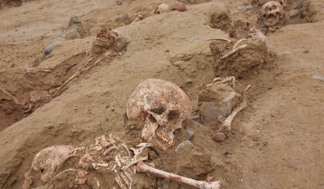 Descobertos túmulos de crianças que tiveram seus corações arrancados no Peru-0