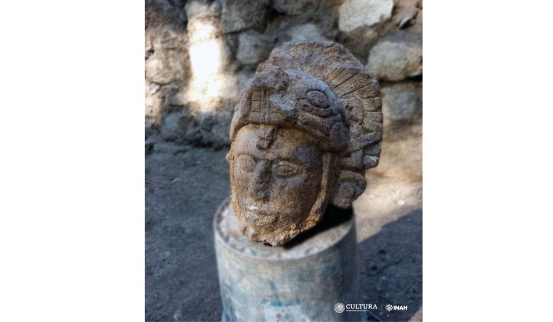 Busto de guerreiro maia com elmo de serpente é encontrado no México-0