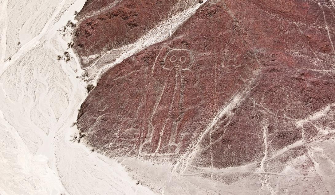 Linhas de Nazca: Descobertas novas figuras de felinos e seres antropomórficos no Peru-0