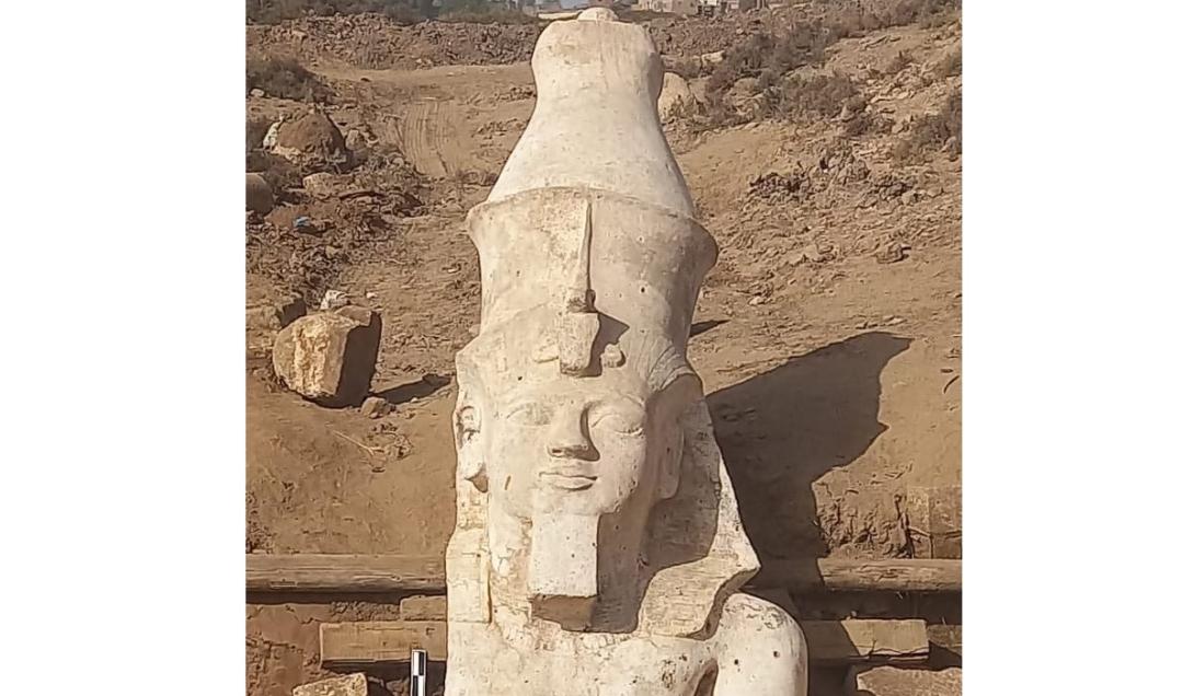 Colossal estátua de Ramsés II é encontrada por arqueólogos no Egito-0